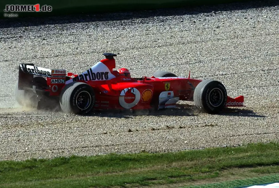 Auch Weltmeister Schumacher hat mit dem schnellen Kurs von Spielberg, der nur auf den ersten Blick einfach aussieht, seine liebe Mühe, wie dieser Ausrutscher aus dem zweiten Freien Training beweist. Foto zur News: Auch Weltmeister Schumacher hat mit dem schnellen Kurs von Spielberg, der nur auf den ersten Blick einfach aussieht, seine liebe Mühe, wie dieser Ausrutscher aus dem zweiten Freien Training beweist.