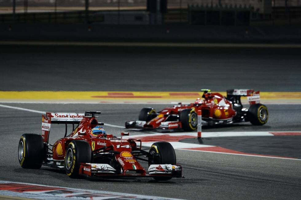 Foto zur News: Corriere dello Sport (Italien): &quot;Tiefe Nacht bei Ferrari. Mercedes genügt allein für die Show. Schade, dass Alonso und Räikkönen zu diesem F1-Fest nicht eingeladen worden sind. Es gibt so viele Signale, die den klaren Rückgang des Teams von Maranello bezeugen, dass man nicht einmal weiß, wo man beginnen soll, um die Lage zu ändern.&quot;