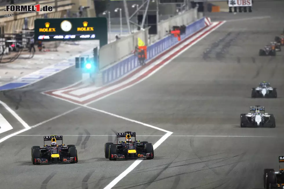 Und Red Bull? Die können sich immerhin damit trösten, dass sie in der Qualifikation erster Verfolger waren - und es von Rang 13 beinahe noch auf das Podest geschafft hätten. Unterm Strich bleiben die Plätze vier und sechs, doch in Milton Keynes muss man einsehen, dass der Abstand zu Mercedes noch gewaltig ist. Foto zur News: Und Red Bull? Die können sich immerhin damit trösten, dass sie in der Qualifikation erster Verfolger waren - und es von Rang 13 beinahe noch auf das Podest geschafft hätten. Unterm Strich bleiben die Plätze vier und sechs, doch in Milton Keynes muss man einsehen, dass der Abstand zu Mercedes noch gewaltig ist.