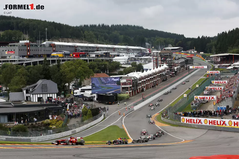 Foto zur News: Der Grand Prix von Belgien findet nach vierwöchiger Sommerpause am 25. August 2013 in Spa-Francorchamps statt, und Teams und Fahrer freuen sich wie jedes Jahr auf den anspruchsvollen Kurs in den Ardennen und dessen berühmte Kurven, wie die Eau Rouge.