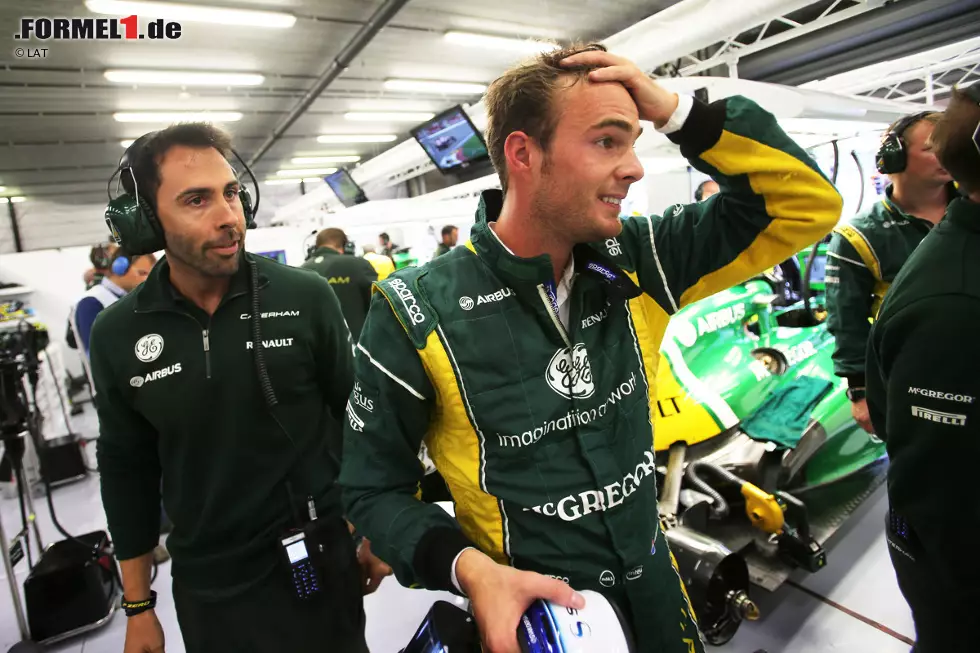Nasse Bedingungen am Samstag bedeuten auch immer eine Chance für die kleineren Teams. Die nutzen vor allem Caterham-Pilot Giedo van der Garde und die Marussia-Fahrer Jules Bianchi und Max Chilton. Mit der mutigen Entscheidung, auf abtrocknender Strecke schon früh auf Slicks umzusteigen, sichern sie sich den Einzug in Q2 und schließlich die Startplätze 14, 15 und 16. Foto zur News: Nasse Bedingungen am Samstag bedeuten auch immer eine Chance für die kleineren Teams. Die nutzen vor allem Caterham-Pilot Giedo van der Garde und die Marussia-Fahrer Jules Bianchi und Max Chilton. Mit der mutigen Entscheidung, auf abtrocknender Strecke schon früh auf Slicks umzusteigen, sichern sie sich den Einzug in Q2 und schließlich die Startplätze 14, 15 und 16.