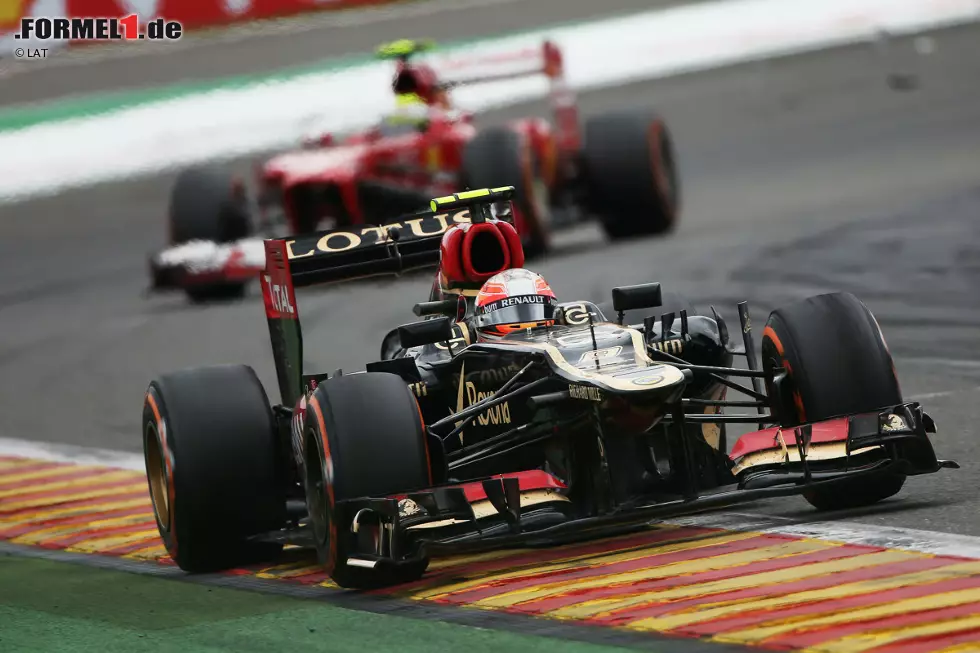 Auch Felipe Massa ist von Startplatz zehn schlecht ins Rennen gestartet. Im Laufe des Grand Prix' plagen den Brasilianer dann auch noch KERS-Probleme. Mit einer sauberen Taktik und einer guten Fahrt soll er es schließlich aber noch an Romain Grosjean vorbei auf Rang sieben schaffen. Foto zur News: Auch Felipe Massa ist von Startplatz zehn schlecht ins Rennen gestartet. Im Laufe des Grand Prix' plagen den Brasilianer dann auch noch KERS-Probleme. Mit einer sauberen Taktik und einer guten Fahrt soll er es schließlich aber noch an Romain Grosjean vorbei auf Rang sieben schaffen.