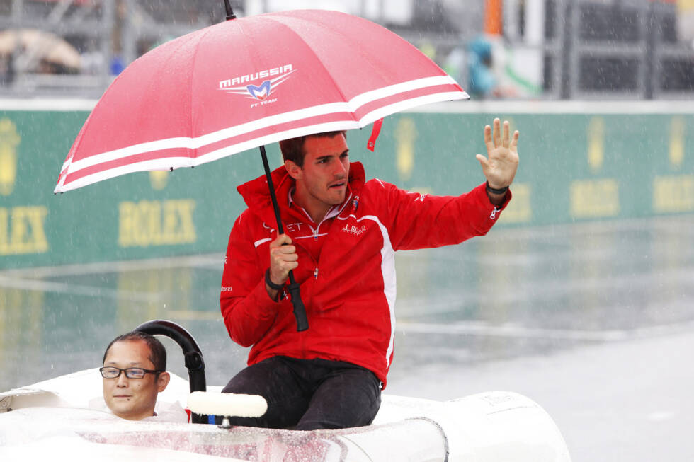Foto zur News: Wie schon bei seinem sensationellen Punktgewinn in Monaco sind die kniffligen Bedingungen, die den Nachteil seines Autos nivellieren, Bianchis Hoffnung. Die japanischen Wettergötter - oder besser gesagt Taifun Phanfone - enttäuschen ihn nicht und bescheren ein Regenrennen am Sonntag.