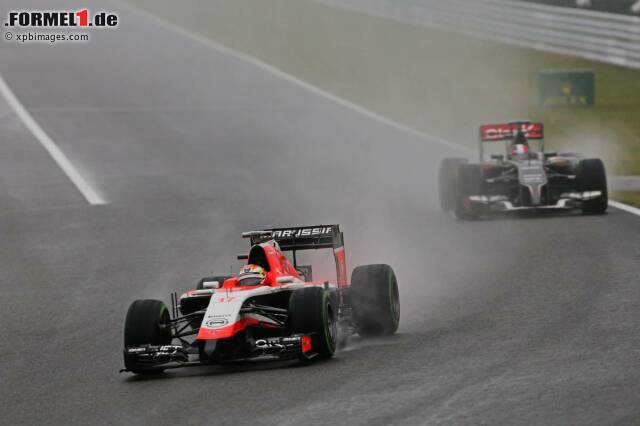 Foto zur News: Beginn der 41. Runde beim Grand Prix von Japan: Jules Bianchi liegt an 17. Position, auf der Ziellinie genau 0,5 Sekunden vor Adrian Sutil, der kurz zuvor an der Box war. Aber zum Duell der beiden kommt es nicht.
