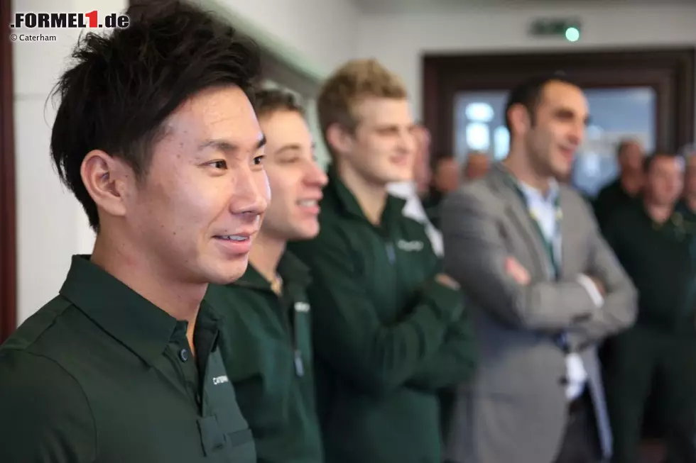 2014: Die erste Präsentation hat es auch in diesem Jahr schon gegeben. Vor kurzem stellte man sein neues Fahreraufgebot aufwändig vor: Kamui Kobayashi und Marcus Ericsson besetzen die Stammcockpits, Robin Frijns wird Testpilot. Nun müssen sie auf der Strecke auch glänzen... Foto zur News: 2014: Die erste Präsentation hat es auch in diesem Jahr schon gegeben. Vor kurzem stellte man sein neues Fahreraufgebot aufwändig vor: Kamui Kobayashi und Marcus Ericsson besetzen die Stammcockpits, Robin Frijns wird Testpilot. Nun müssen sie auf der Strecke auch glänzen...