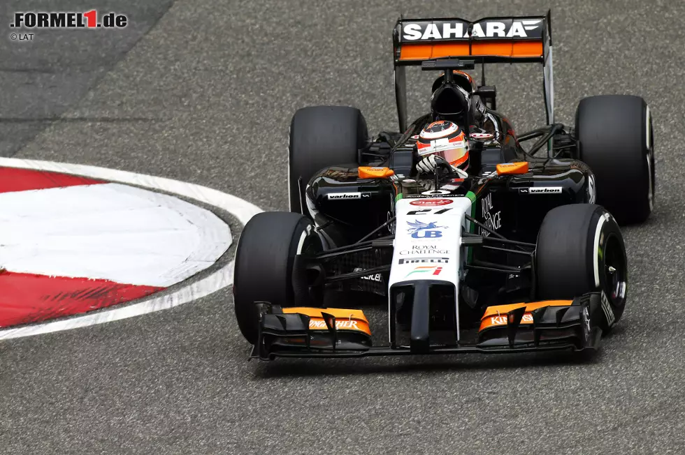 Hinter den beiden Red-Bull-Piloten Ricciardo (4.) und Vettel (5.) bringt Nico Hülkenberg seinen Force India auf Platz sechs ins Ziel. Damit ist er neben Rosberg, Alonso und Bottas einer von nur vier Fahrern, die bei jedem der vier Saisonrennen gepunktet haben. Foto zur News: Hinter den beiden Red-Bull-Piloten Ricciardo (4.) und Vettel (5.) bringt Nico Hülkenberg seinen Force India auf Platz sechs ins Ziel. Damit ist er neben Rosberg, Alonso und Bottas einer von nur vier Fahrern, die bei jedem der vier Saisonrennen gepunktet haben.