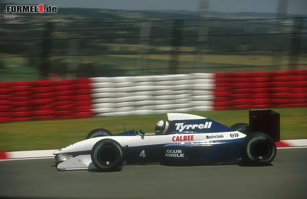 Trotz Erfolgen ging es aus finanziellen Gründen für de Cesaris in den Jahren 1992 und 1993 weiter zu Tyrrell. Foto zur News: Trotz Erfolgen ging es aus finanziellen Gründen für de Cesaris in den Jahren 1992 und 1993 weiter zu Tyrrell.