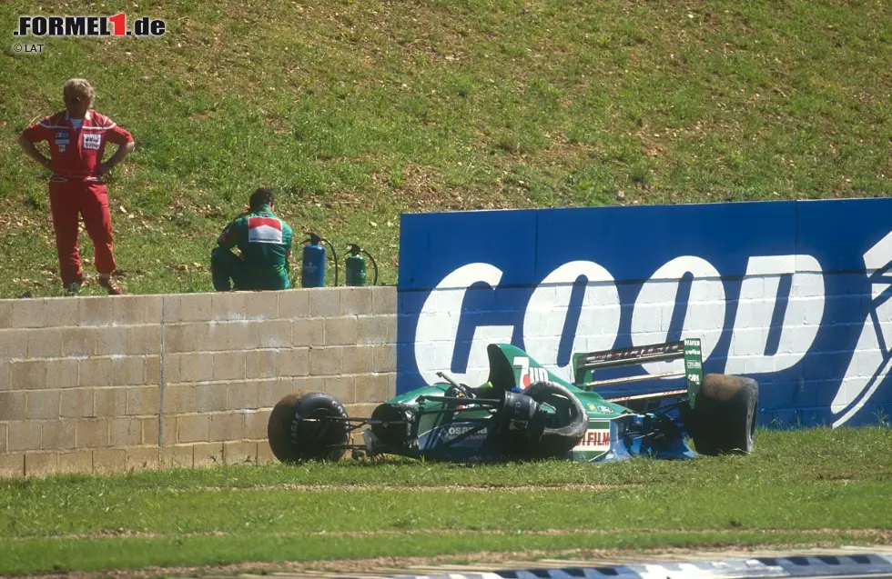 1991 schloss sich de Cesaris dem neu gegründeten Jordan-Team an, sehr zum Unmut des damaligen Chefdesigners Gary Anderson. "Als Eddie mir sagte, er hätte Andrea verpflichtet, hielt ich ihn für verrückt", berichtet er 'Autosport', war jedoch schnell vom Bruchpiloten überzeugt. Foto zur News: 1991 schloss sich de Cesaris dem neu gegründeten Jordan-Team an, sehr zum Unmut des damaligen Chefdesigners Gary Anderson. "Als Eddie mir sagte, er hätte Andrea verpflichtet, hielt ich ihn für verrückt", berichtet er 'Autosport', war jedoch schnell vom Bruchpiloten überzeugt.