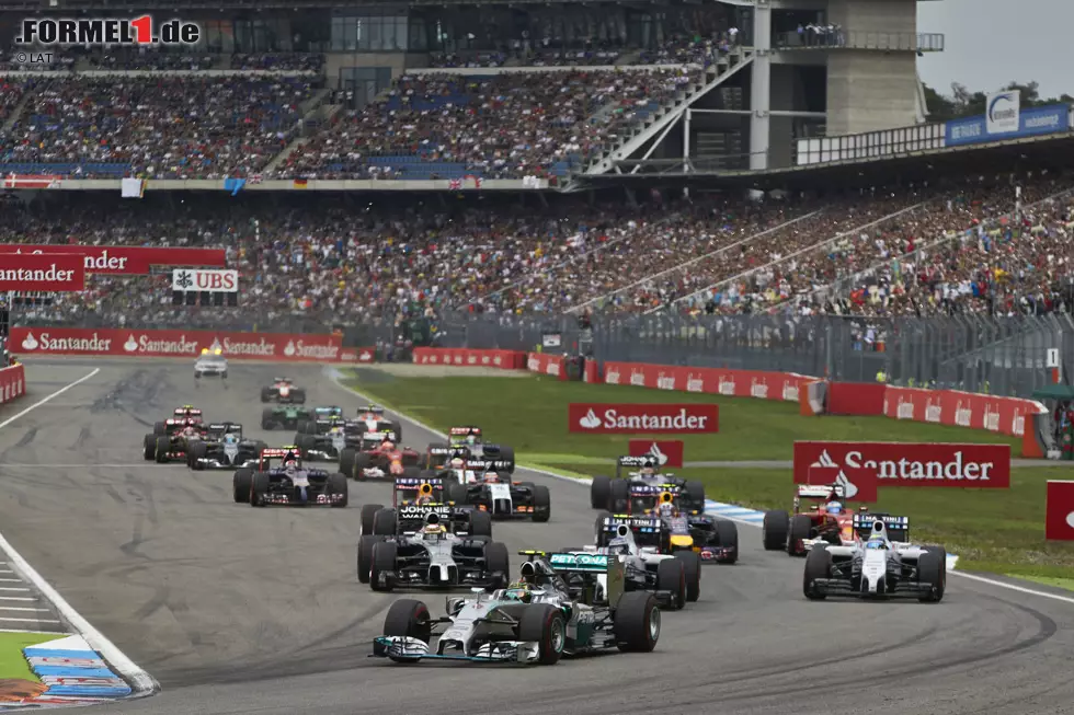 Rosberg gewinnt der Start, bleibt vor Bottas. Dahinter geht es jedoch rund: Durch seinen guten Start befindet sich Kevin Magnussen in Kurve 1 bereits neben Massa, es kommt zur Berührung... Foto zur News: Rosberg gewinnt der Start, bleibt vor Bottas. Dahinter geht es jedoch rund: Durch seinen guten Start befindet sich Kevin Magnussen in Kurve 1 bereits neben Massa, es kommt zur Berührung...
