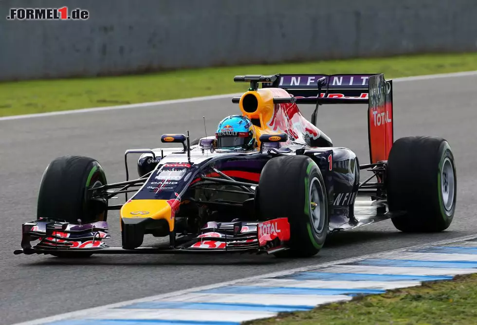 Der neue Red Bull ist auf jeden Fall eines der optisch ansprechenderen Autos des Jahrgangs. Foto zur News: Der neue Red Bull ist auf jeden Fall eines der optisch ansprechenderen Autos des Jahrgangs.