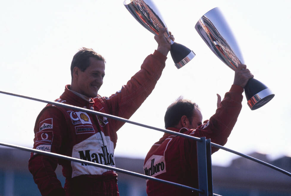 Foto zur News: #7: Nachhaltige Erfolgsdiät mal anders - 2002 ist die Dominanz von Michael Schumacher und Ferrari derart erdrückend, dass die FIA ungewöhnliche Wege gehen will, um die Formel 1 wieder spannender zu machen. Die Idee stammt aus dem Tourenwagen-Sport, erfreut sich aber keiner großen Beliebtheit: Pro WM-Punkt soll ein Kilogramm Ballast verordnet werden und für die komplette Saison Bestand haben: Beim damaligen 10-Punkte-System würde ein Auto im Saisonfinale locker ein Zentner schwerer sein können. Ein Albtraum für jeden Ingenieur, der nie über das Aufwachen hinaus andauert.