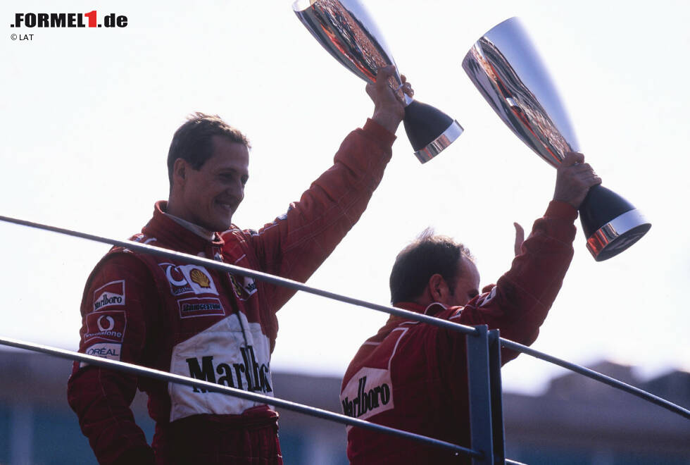Foto zur News: #7: Nachhaltige Erfolgsdiät mal anders - 2002 ist die Dominanz von Michael Schumacher und Ferrari derart erdrückend, dass die FIA ungewöhnliche Wege gehen will, um die Formel 1 wieder spannender zu machen. Die Idee stammt aus dem Tourenwagen-Sport, erfreut sich aber keiner großen Beliebtheit: Pro WM-Punkt soll ein Kilogramm Ballast verordnet werden und für die komplette Saison Bestand haben: Beim damaligen 10-Punkte-System würde ein Auto im Saisonfinale locker ein Zentner schwerer sein können. Ein Albtraum für jeden Ingenieur, der nie über das Aufwachen hinaus andauert.