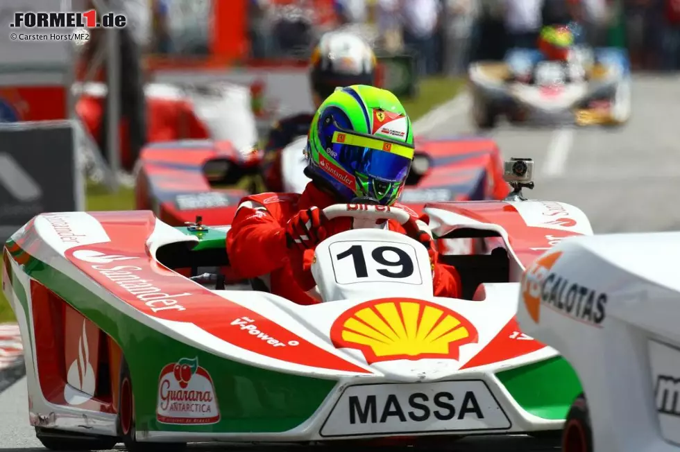 Foto zur News: 19 - Felipe Massa legte sich als einer der ersten Fahrer auf eine Wunschnummer fest: Für den Brasilianer war schnell klar, dass es die 19 sein soll, die auf seinem Williams prangen wird. Auch bei ihm ist die Nummer eine Erinnerung an seine alten Karttage