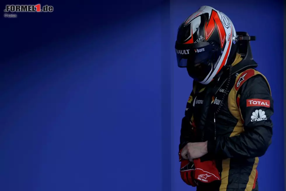 Foto zur News: 7 - Kimi Räikkönen hat wie immer viel Spaß an solchen Spielereien und hat sich deswegen einen besonderen Grund für die Startnummer 7 ausgedacht: "Ich habe die Nummer bereits im vergangenen Jahr gehabt. Ich sehe keinen Grund sie zu ändern." Doch natürlich hat auch die 7 für ihn eine Bedeutung: 2007 feierte der Finne seinen einzigen WM-Titel mit Ferrari