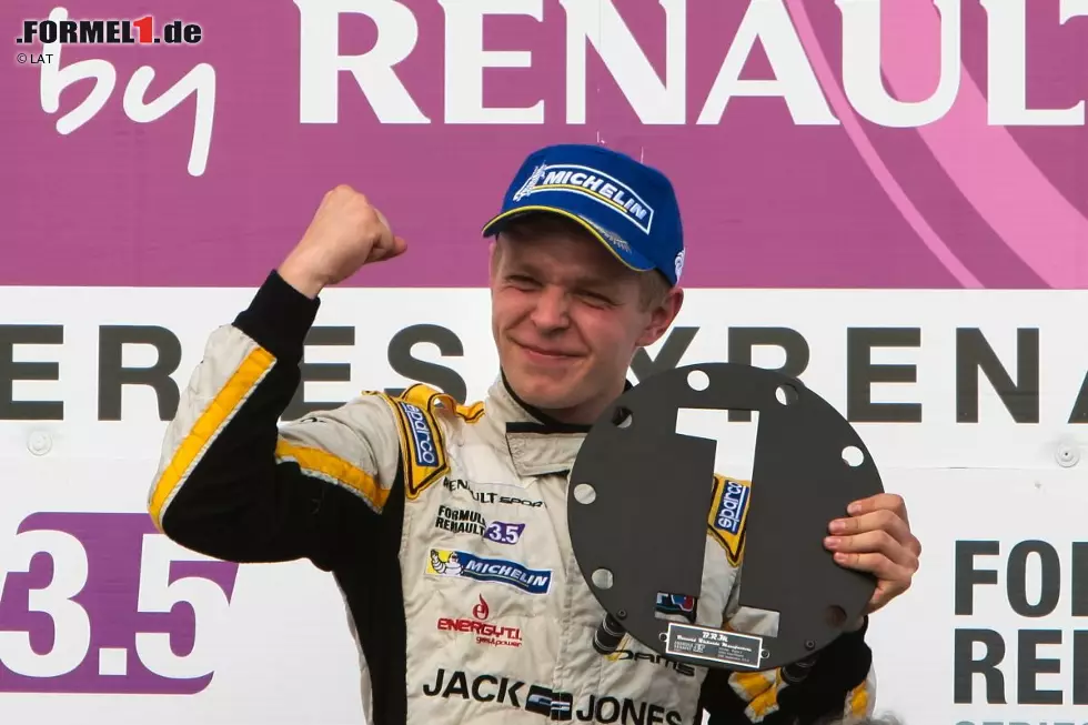 Foto zur News: 20 - Nicht ganz so weit zurückblicken muss Kevin Magnussen. Der Däne fuhr bereits im vergangenen Jahr erfolgreich mit Startnummer 20. In der Formel Renault 3.5 wurde der Formel-1-Debütant mit ihr Meister - warum also ändern?