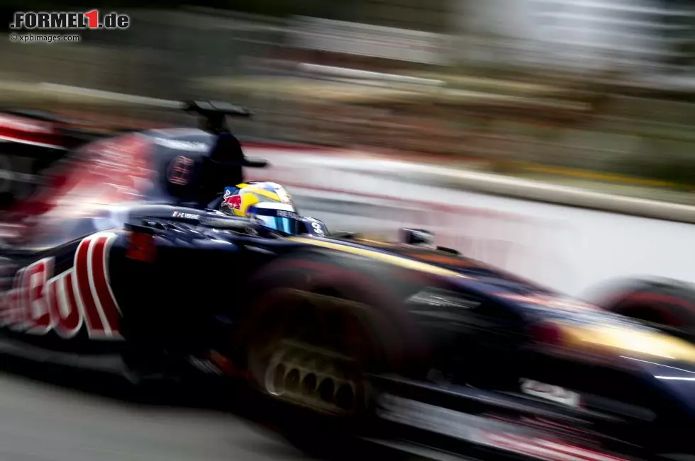 Foto zur News: Auch bei Grosjeans Landsmann, Toro-Rosso-Pilot Jean-Eric Vergne, genießt der Kanada-Grand-Prix ein hohes Ansehen: "Dieses Event gehört zu den Top 3 meiner persönlichen Lieblingsrennen im Jahr. Einige Leute meinen, die Strecke sei gefährlich. Vielleicht macht das einen Teil der Anziehungskraft aus. Ich persönlich muss sagen, dass ich die Rennstrecken, auf denen die Barrieren hunderte von Metern weit weg stehen, langweilig finde. Eine Kurve auf Messers Schneide mit Vollgas zu durchfahren, während links und rechts von dir Mauern lauern, ist eine ganz andere Erfahrung. Die letzte Schikane vor der Start/Ziel-Geraden ist ein gutes Beispiel dafür. Dort alles richtig zu machen, ist eine Kunst für sich."