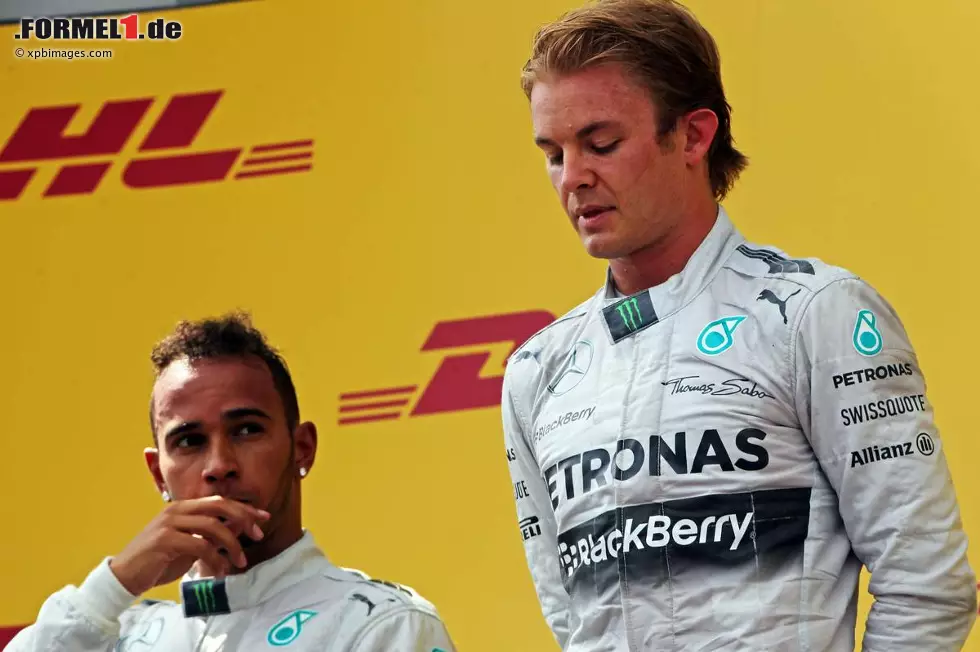 Mercedes: Rein vertraglich steht eigentlich fest, dass Nico Rosberg und Lewis Hamilton weitermachen werden. Aber nach Belgien ist die Frage berechtigt, ob diese Fahrerpaarung im Hinblick auf 2015 nicht viel zu explosiv ist? Gut möglich, dass der Vize geht, wenn der andere Weltmeister wird. Dann (und nur dann) wäre etwa die Paarung Hamilton/Alonso denkbar. Foto zur News: Mercedes: Rein vertraglich steht eigentlich fest, dass Nico Rosberg und Lewis Hamilton weitermachen werden. Aber nach Belgien ist die Frage berechtigt, ob diese Fahrerpaarung im Hinblick auf 2015 nicht viel zu explosiv ist? Gut möglich, dass der Vize geht, wenn der andere Weltmeister wird. Dann (und nur dann) wäre etwa die Paarung Hamilton/Alonso denkbar.
