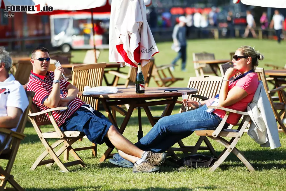 Max Chilton (Marussia): "Es ist immer ein besonderes Gefühl, vor einem größeren Team und natürlich den britischen Fans zu fahren. Sie sind sehr leidenschaftlich und verwandeln die Tribünen in ein Meer aus Union Jacks." Foto zur News: Max Chilton (Marussia): "Es ist immer ein besonderes Gefühl, vor einem größeren Team und natürlich den britischen Fans zu fahren. Sie sind sehr leidenschaftlich und verwandeln die Tribünen in ein Meer aus Union Jacks."