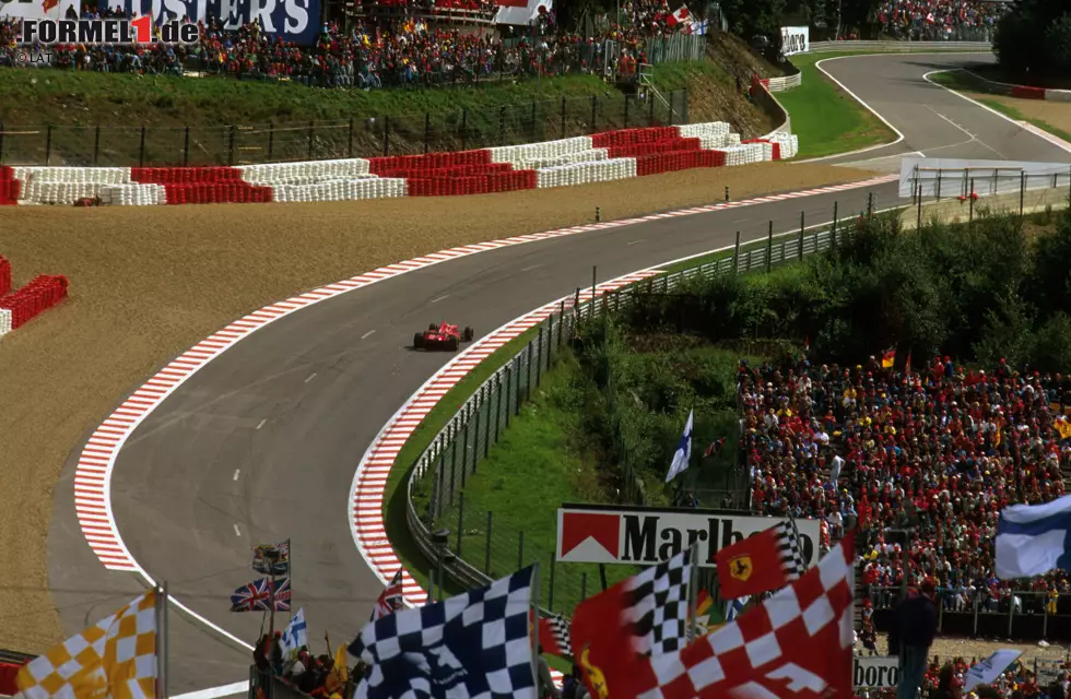 Kevin Magnussen (McLaren): "Ich liebe Spa, und ich liebe die schnelle, flüssige Natur des Kurses. Eine schnelle Runde im Qualifying zusammenzubringen ist einfach fantastisch, weil der Kurs einfach von einer Kurve in die andere fließend übergeht und das Auto so schnell und sicher ist, dass es sich fast mühelos anfühlt. Es ist fantastisch." Foto zur News: Kevin Magnussen (McLaren): "Ich liebe Spa, und ich liebe die schnelle, flüssige Natur des Kurses. Eine schnelle Runde im Qualifying zusammenzubringen ist einfach fantastisch, weil der Kurs einfach von einer Kurve in die andere fließend übergeht und das Auto so schnell und sicher ist, dass es sich fast mühelos anfühlt. Es ist fantastisch."