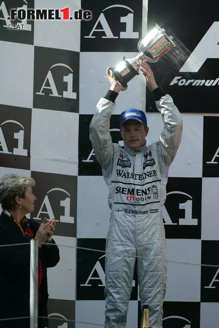 Foto zur News: Kimi Räikkönen hat in seiner Karriere bereits drei Österreich-Grands-Prix bestritten. 2001 fuhr er von Startplatz neun los und kam im Sauber als Vierter über die Ziellinie. Es war das zweite von vier Punkteergebnissen in seiner Saison. 2002 schied er für McLaren schon nach sieben Runden mit einem Motorschaden aus. Im Jahr darauf startete er als Zweiter und kam auch als Zweiter ins Ziel.