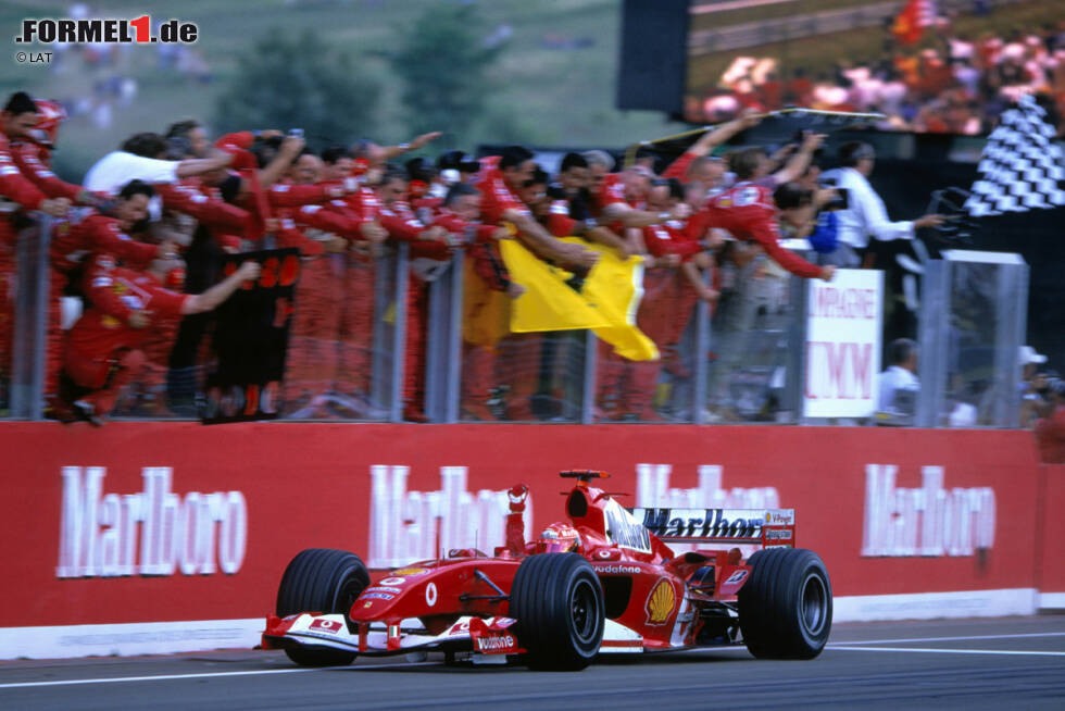 Foto zur News: Das Rennen wurde bisher 28 Mal abgehalten. Michael Schumacher und Lewis Hamilton sind die erfolgreichsten Fahrer in der Geschichte des Großen Preises von Ungarn, jeder gewann dort viermal. McLaren ist mit elf Siegen das erfolgreichste Team auf diesem Kurs und gewann hier sechs der vergangenen neun Rennen.