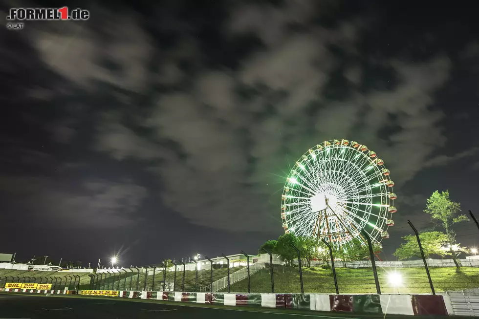 Foto zur News: Bislang gab es 29 Große Preise von Japan in der Formel 1. Der Fuji Speedway war 1976 und 1977 Ausrichter, bevor es eine zehn Jahre lange Auszeit gab. 1987 kehrte der Event nach Suzuka zurück und blieb bis 2006 dort. 2007 und 2008 ging das Rennen wieder nach Fuji, bevor man seit 2009 wieder in Suzuka fährt.