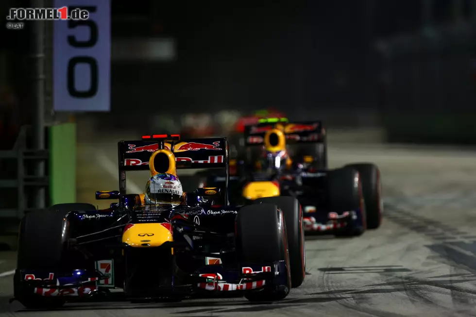 Foto zur News: Vettels drei Siege machen Red Bull zu dem erfolgreichsten Konstrukteur und dem einzigen Team, das den Grand Prix mehr als einmal gewinnen konnte. Auch in Sachen Punkten hat das Team aus Milton Keynes die Nase vorne. In Singapur sammelte man insgesamt 130 WM-Zähler. Ferrari folgt mit 98 Punkten, McLaren ist mit 86 Zählern Dritter.