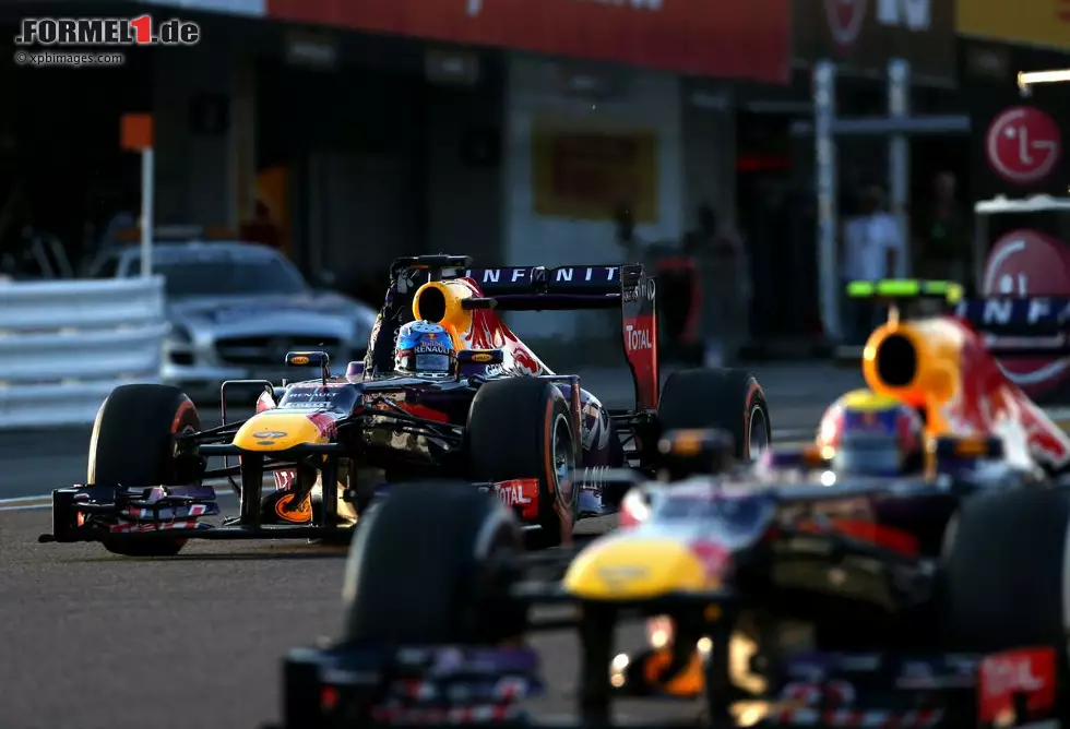 Der Heppenheimer kann am Ende zwar seinem neunten Saisonsieg feiern, Alonso erhält sich mit dem vierten Rang jedoch die rechnerische Chance ihn auf dem Weg zum vierten Titel noch einzuholen. Foto zur News: Der Heppenheimer kann am Ende zwar seinem neunten Saisonsieg feiern, Alonso erhält sich mit dem vierten Rang jedoch die rechnerische Chance ihn auf dem Weg zum vierten Titel noch einzuholen.