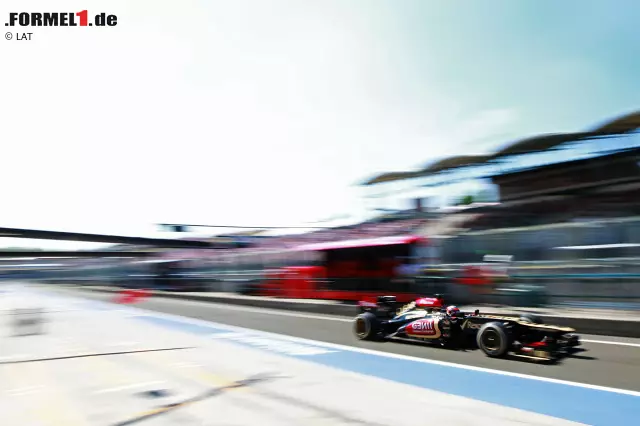 Foto zur News: Sommer in der Puszta: Der Hungaroring empfängt die Formel 1 am letzten Juli-Wochenende des Jahres 2013 zum letzten Grand Prix vor der Sommerpause. Und wie so oft schon geht es in Ungarn heiß her, was vor allem am hochsommerlichen Wetter liegt.