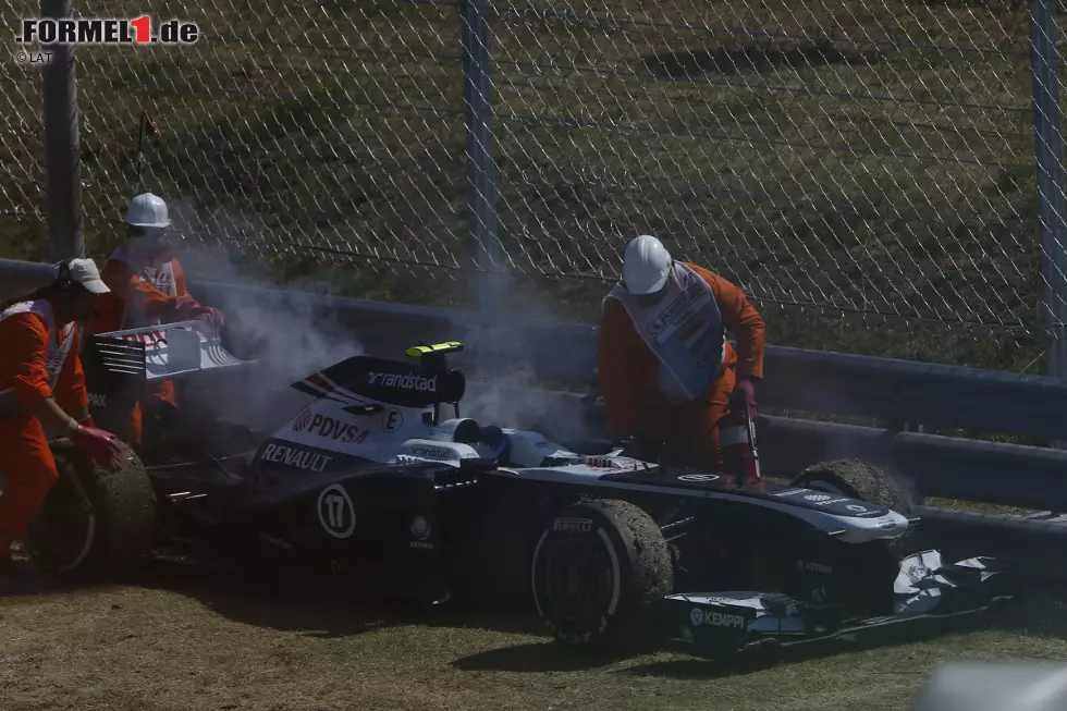 Auch für Valtteri Bottas endet das Rennen vorzeitig. In Runde 42 rollt der Williams des Finne mit einem Motorschaden aus. Foto zur News: Auch für Valtteri Bottas endet das Rennen vorzeitig. In Runde 42 rollt der Williams des Finne mit einem Motorschaden aus.