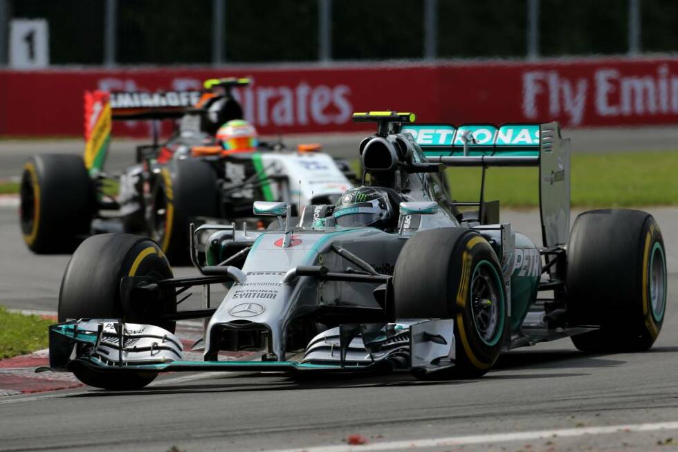 Foto zur News: Hochdramatisches Finish: In der 63. von 70 Runden liegen nicht weniger als fünf Autos (Rosberg, Perez, Ricciardo, Vettel, Massa) innerhalb von 1,8 Sekunden!