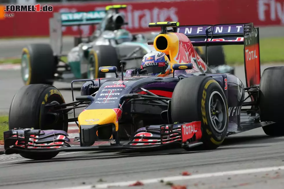 Wenig später ist dann auch Rosberg Geschichte: Ricciardo muss trotz schwachbrüstiger Renault-Power nur den DRS-Knopf drücken, um die Führung zu übernehmen. Rosberg konzentriert sich jetzt darauf, die 18 Punkte für den zweiten Platz ins Ziel zu retten. Foto zur News: Wenig später ist dann auch Rosberg Geschichte: Ricciardo muss trotz schwachbrüstiger Renault-Power nur den DRS-Knopf drücken, um die Führung zu übernehmen. Rosberg konzentriert sich jetzt darauf, die 18 Punkte für den zweiten Platz ins Ziel zu retten.