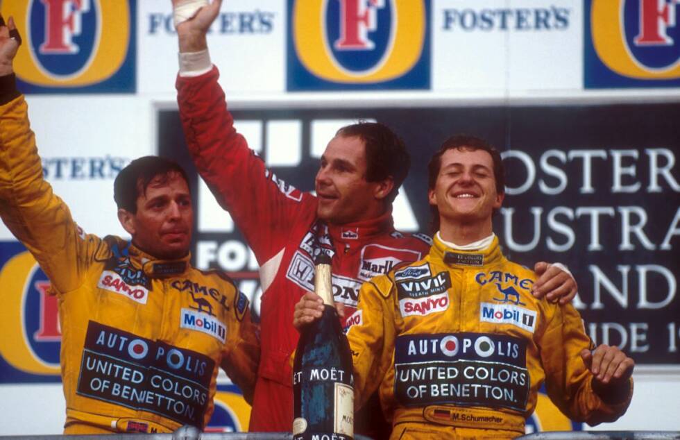 Foto zur News: ... beim Saisonfinale in Adelaide. Mit dem Österreicher auf dem Podest: Die beiden Benetton-Piloten Michael Schumacher und Martin Brundle. Bergers dritter McLaren-Sieg bleibt sein letzter, denn im Winter wechselt er ...