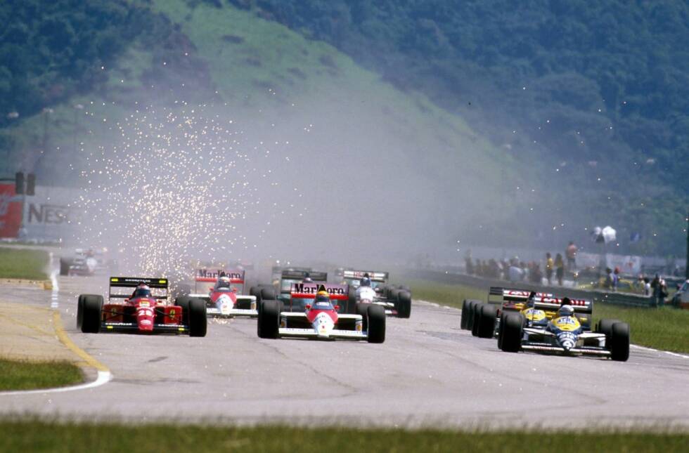 Foto zur News: 1989: Beim Saisonauftakt in Rio de Janeiro startet Berger furios, kommt aber nur bis zur ersten Kurve. Eine Kollision mit dem McLaren von Ayrton Senna bedeutet für Berger den ersten von sage und schreibe zwölf Ausfällen im Jahr 1989.