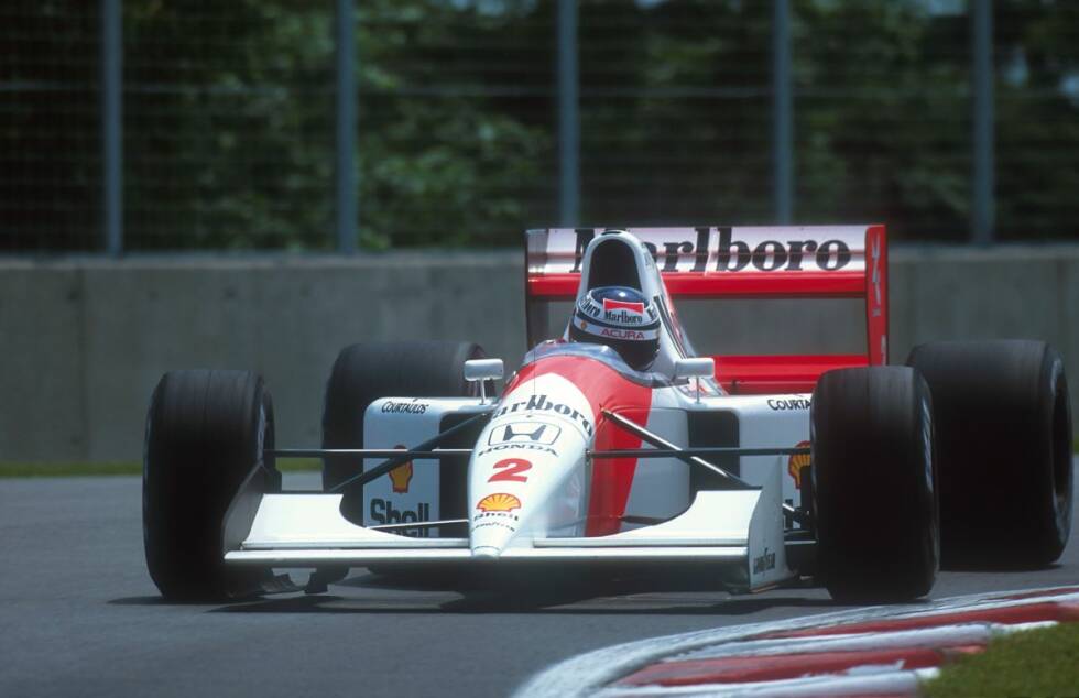 Foto zur News: 1992, in ihrer dritten gemeinsamen McLaren-Saison, begegnen sich Berger und Senna auf vergleichbarem Level (50 WM-Punkte für Senna, 49 für Berger). Beide müssen allerdings einsehen, dass gegen die überlegenen Williams-Renault kaum etwas auszurichten ist. Senna gewinnt dreimal, Berger zweimal: Zuerst in Montreal, und schließlich auch ...