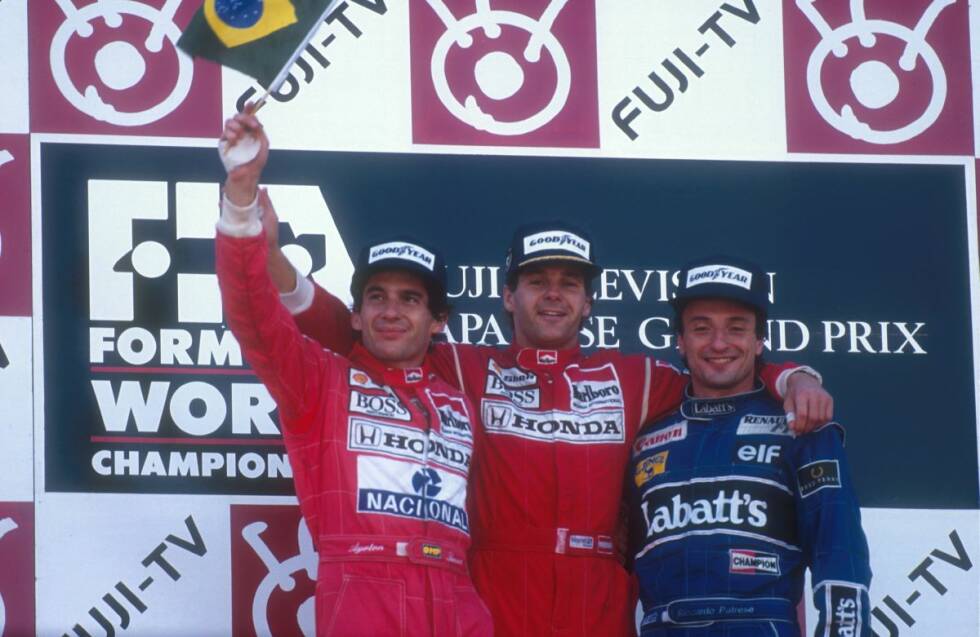 Foto zur News: ... Japan in Suzuka steht Berger ganz oben auf dem Siegerpodest. Der erste McLaren-Sieg des Österreichers ist ein Geschenk von Teamkollege Senna, der in der letzten Runde ausgangs der Schikane Gas wegnimmt, weil ihm auch ein zweiter Platz zum WM-Titel reicht.