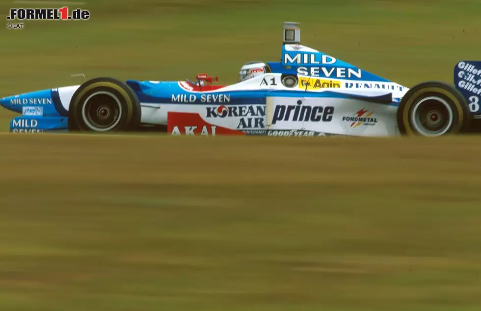 1997: Berger bleibt bei Benetton. Mit dem B197 kommt er besser klar als mit dem Vorgängermodell. Beim Grand Prix von Brasilien in Sao Paulo wird er Zweiter hinter Jacques Villeneuve (Williams). Foto zur News: 1997: Berger bleibt bei Benetton. Mit dem B197 kommt er besser klar als mit dem Vorgängermodell. Beim Grand Prix von Brasilien in Sao Paulo wird er Zweiter hinter Jacques Villeneuve (Williams).