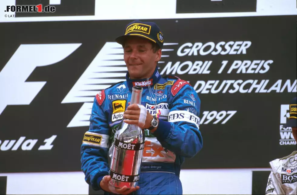 ... emotionales Comeback. Keine drei Wochen nach dem Tod seines Vaters Johann holt sich Gerhard Berger in Hockenheim die Pole-Position, die schnellste Rennrunde und den Sieg. Es ist der zehnte und letzte Grand-Prix-Sieg seiner Karriere. Foto zur News: ... emotionales Comeback. Keine drei Wochen nach dem Tod seines Vaters Johann holt sich Gerhard Berger in Hockenheim die Pole-Position, die schnellste Rennrunde und den Sieg. Es ist der zehnte und letzte Grand-Prix-Sieg seiner Karriere.