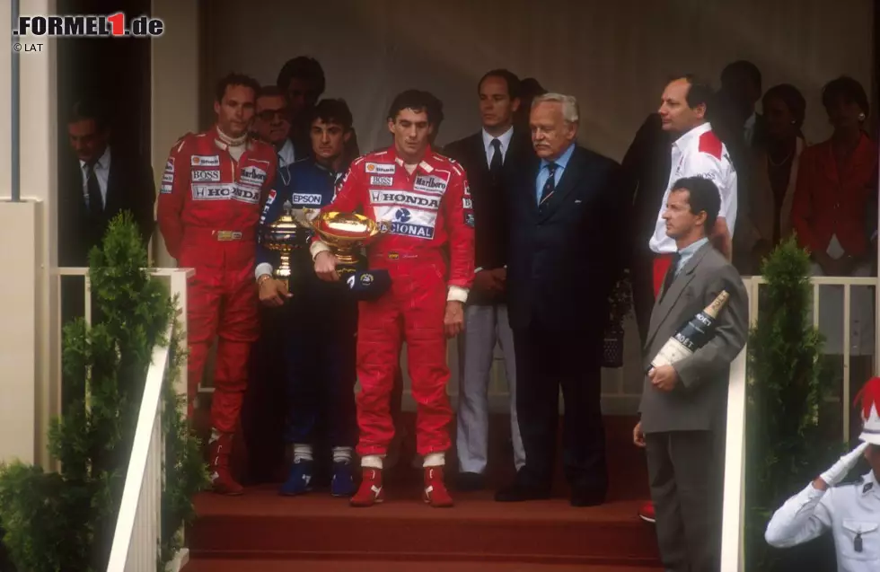 Insgesamt fährt Berger in seiner ersten McLaren-Saison sieben Mal aufs Podest, unter anderem in Monte Carlo, wo er hinter Teamkollege Senna und Alesi Dritter wird. Foto zur News: Insgesamt fährt Berger in seiner ersten McLaren-Saison sieben Mal aufs Podest, unter anderem in Monte Carlo, wo er hinter Teamkollege Senna und Alesi Dritter wird.