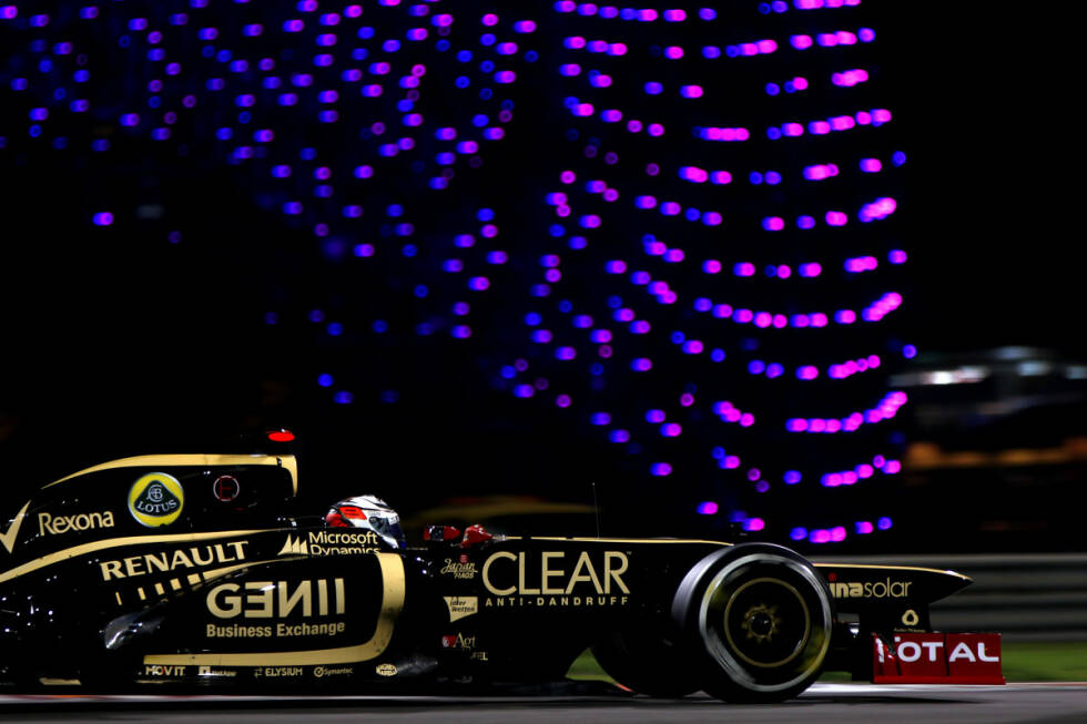 Foto zur News: Und so kehrt er letztendlich wieder in die Formel 1 zurück. Nach Verhandlungen mit Williams unterschreibt Räikkönen 2012 bei Lotus. Er gewinnt in Abu Dhabi, wird WM-Dritter und kassiert dank Erfolgsprämien rund 20 Millionen Dollar.