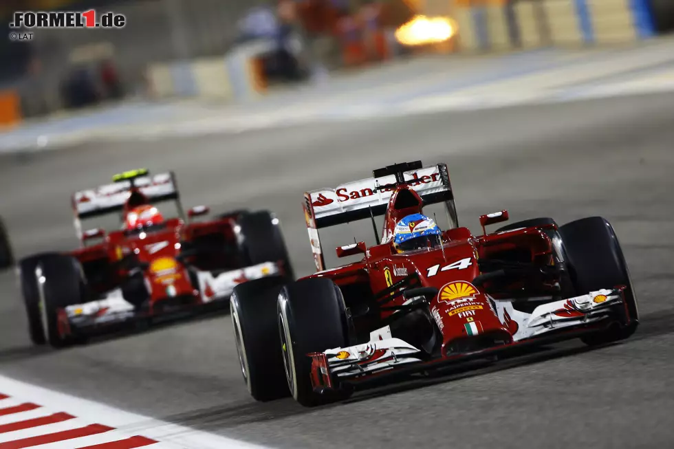Der "Iceman" geht neben Alonso völlig unter und erlebt seine bislang schlechteste Formel-1-Saison (WM-Rang zwölf). Er schafft kein einziges Podium, der F14 T passt so gar nicht zu seinem Fahrstil - dennoch verlässt der Spanier am Ende das Team. Foto zur News: Der "Iceman" geht neben Alonso völlig unter und erlebt seine bislang schlechteste Formel-1-Saison (WM-Rang zwölf). Er schafft kein einziges Podium, der F14 T passt so gar nicht zu seinem Fahrstil - dennoch verlässt der Spanier am Ende das Team.