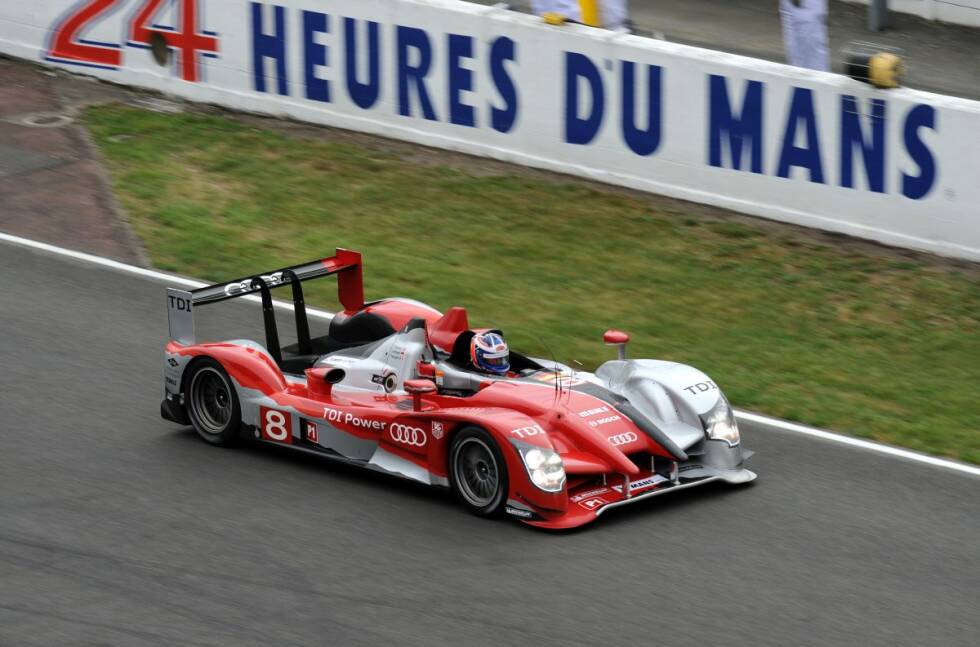 Foto zur News: 2010 debütiert Andre Lotterer gemeinsam mit seinen Teamkollegen Benoit Treluyer und Marcel Fässler als Werksfahrer in Le Mans. Das Trio bringt den Audi auf Platz zwei. Es ist der Startschuss zu einer Traumkarriere in den schnellen Prototypen aus Ingolstadt.