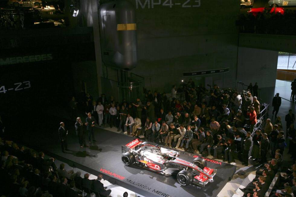 Foto zur News: Mit dem MP4-23 sollte McLaren dank Lewis Hamilton 2008 endlich wieder Weltmeister werden. Zumindest bei den Fahrern.