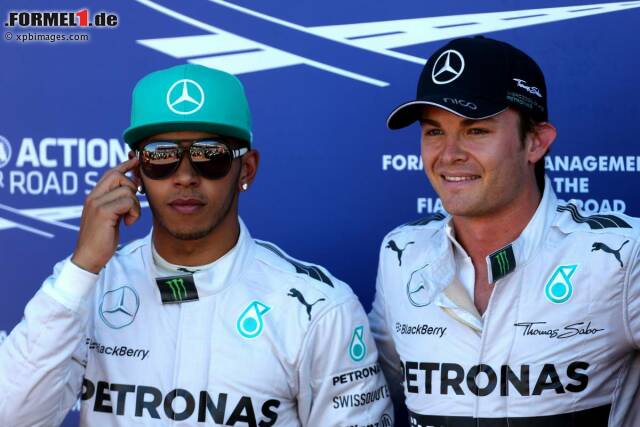 Foto zur News: Paukenschlag im Monaco-Qualifying 2014: Nico Rosberg verbremst sich in Mirabeau, löst gelbe Flaggen aus, verhindert Zeitenverbesserungen seiner Konkurrenten - und holt somit vor Mercedes-Teamkollege Lewis Hamilton die Pole-Position. Absicht oder nicht? Hamilton, stinksauer, glaubt ja, die FIA-Rennkommissare sagen nein.
