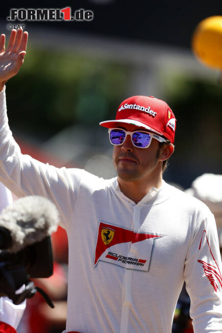 Foto zur News: Fernando Alonso reist 2013 mit dem Sieg bei seinem Heimrennen in Barcelona im Gepäck nach Monaco. Favorit ist allerdings Sebastian Vettel, der die WM zu diesem Zeitpunkt mit vier Punkten vor Kimi Räikkönen anführt. Außerdem hat in den drei Jahren zuvor immer ein Red-Bull-Pilot das Rennen im Fürstentum gewonnen.