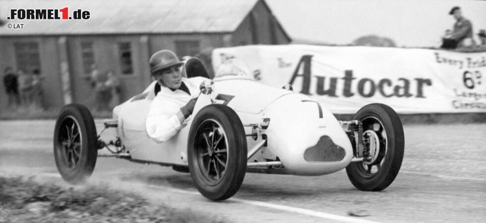 Foto zur News: Die Rennfahrerkarriere von Stirling Moss (geboren am 17. September 1929 in London) beginnt 1948 am Steuer eines Cooper 500 in der Britischen Formel 3