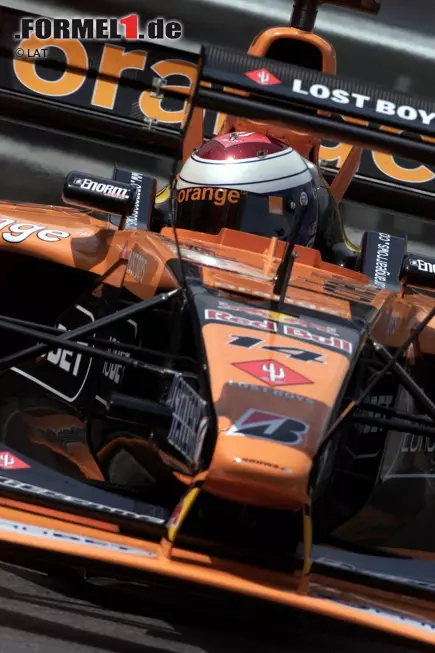 Jos Verstappen, der schon den Tyrrell 025 gefahren war, hatte ein Händchen für hässliche Formel-1-Autos. Der Arrows A22 trieb das Konzept der "X-Wings" weiter, allerdings tauchte der Zusatzflügel diesmal auf der Nase statt auf den Seitenkästen auf. Von Erfolg gekrönt war dieses riskante Design, das nur vereinzelt eingesetzt wurde, nicht: Beim Grand Prix von Österreich gab es Arrows' einzigen WM-Punkt 2001. Foto zur News: Jos Verstappen, der schon den Tyrrell 025 gefahren war, hatte ein Händchen für hässliche Formel-1-Autos. Der Arrows A22 trieb das Konzept der "X-Wings" weiter, allerdings tauchte der Zusatzflügel diesmal auf der Nase statt auf den Seitenkästen auf. Von Erfolg gekrönt war dieses riskante Design, das nur vereinzelt eingesetzt wurde, nicht: Beim Grand Prix von Österreich gab es Arrows' einzigen WM-Punkt 2001.