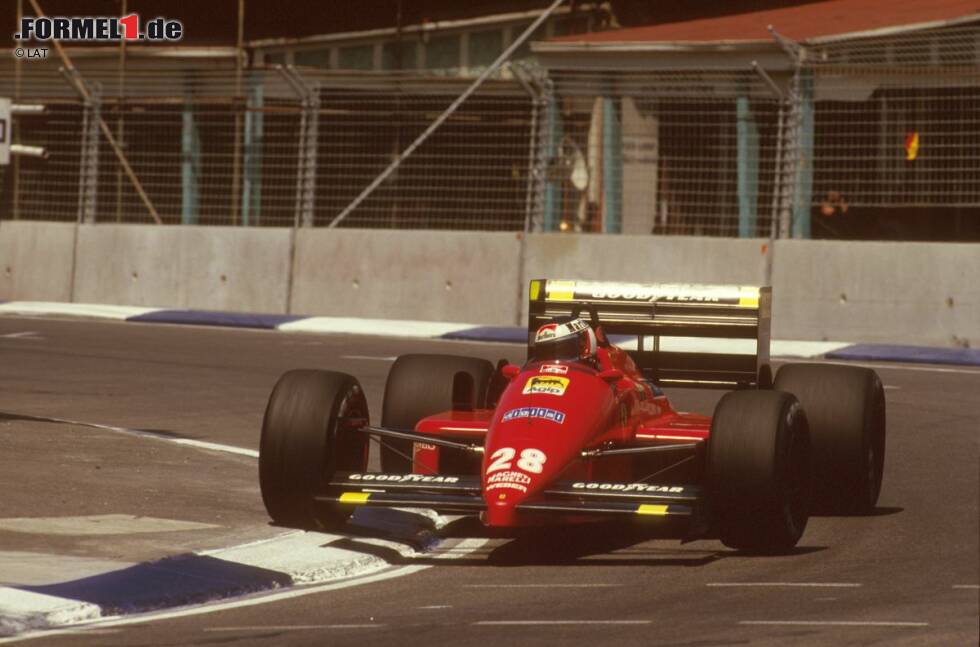 Foto zur News: Nachdem Williams die Saison 1987 dominiert hat, gewinnt Gerhard Berger völlig überraschend die letzten beiden Rennen. Zum Saisonabschluss in Adelaide sorgen die Ferrari-Piloten Berger und Michele Alboreto mit einem Doppelsieg für Jubelstimmung bei den Tifosi.
