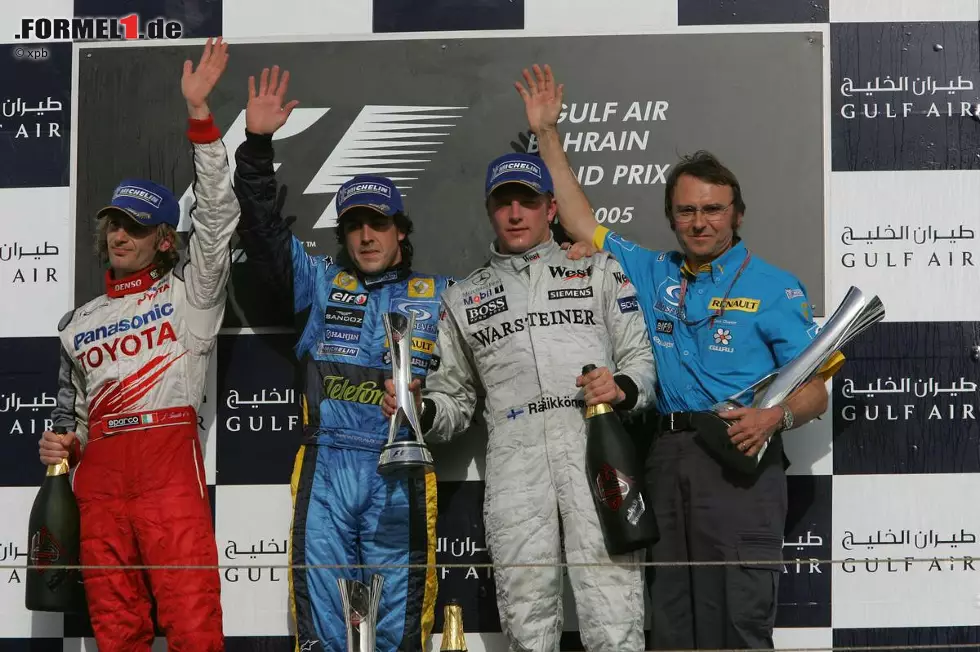 Foto zur News: 2005 schlägt die große Stunde von Renault. Der Sieg von Fernando Alonso ist bereits der dritte Erfolg im dritten Rennen für die Franzosen. Positiv fallen auch Jarno Trulli (Toyota) mit Rang zwei sowie Kimi Räikkönen (McLaren) auf Rang drei auf. Dessen Teamkollege heißt an diesem Wochenende übrigens Pedro de la Rosa, nachdem sich Juan-Pablo Montoya (angeblich) beim Tennis verletzt hatte.