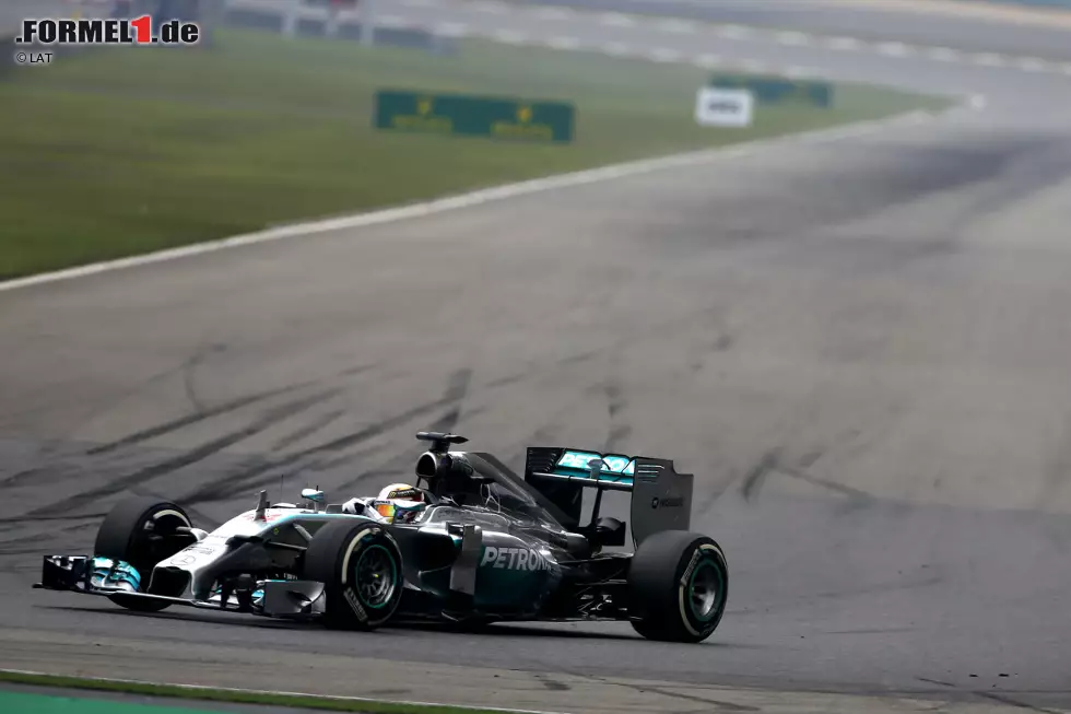 The Times (Großbritannien): „Eine Spazierfahrt im Park – mehr war das nicht für Lewis Hamilton, als er in Schanghai zu seinem Grand-Prix-Sieg-Hattrick fuhr.“ Foto zur News: The Times (Großbritannien): „Eine Spazierfahrt im Park – mehr war das nicht für Lewis Hamilton, als er in Schanghai zu seinem Grand-Prix-Sieg-Hattrick fuhr.“